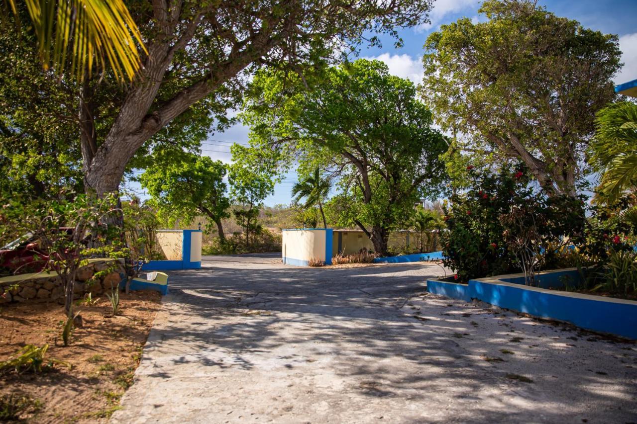 Easy Corner Villas Sandy Ground Village Exterior photo